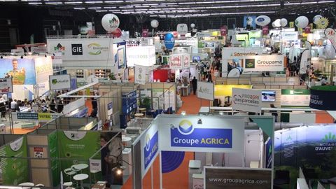Les entreprises qui fournissent ou accompagnent les éleveurs sont toujours aussi présentes au Sommet de l'élevage, malgré les difficultés économiques de certaines filières. (©Terre-net Média) Les entreprises qui fournissent ou accompagnent les éleveurs sont toujours aussi présentes au Sommet de l'élevage, malgré les difficultés économiques de certaines filières. (©Terre-net Média)