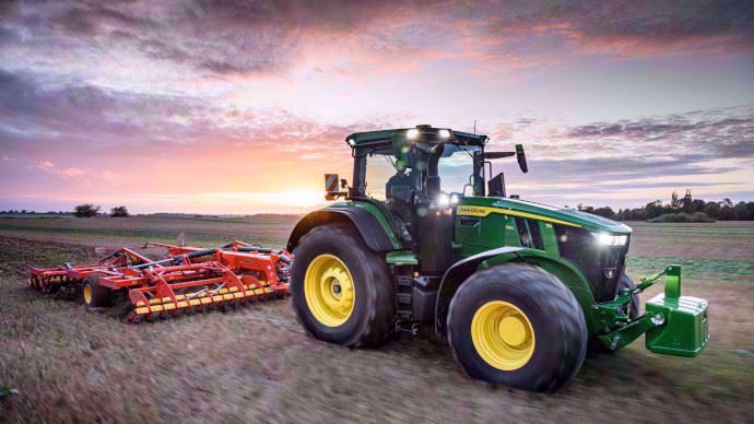 John Deere 7R