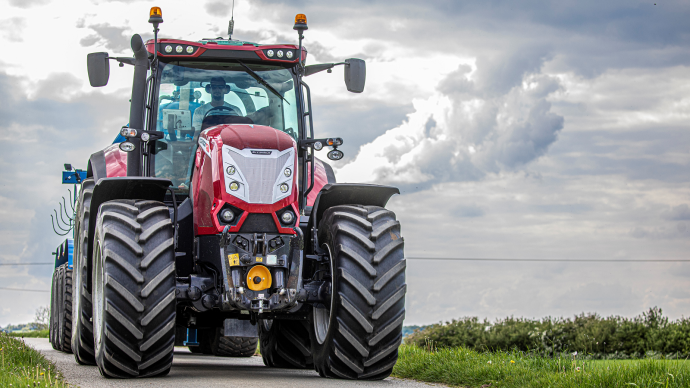 La série McCormick X8 VT-Drive a un design plus agressif.
