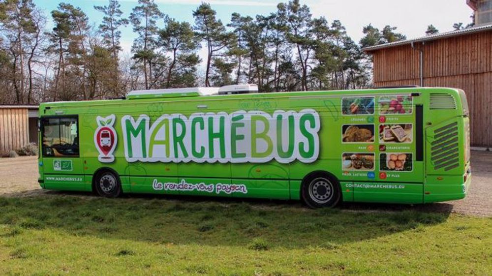 Un drôle de bus sillonne le nord de l'Alsace depuis 2016 ! (©Association des producteurs bio d'Alsace du Nord)