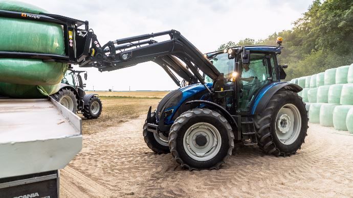 Pour augmenter la polyvalence de la série A, Valtra installe sa transmission HiTech 4 sur les A104 et A114.