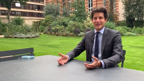 Julien Denormandie, dans les jardins du ministère de l'agriculture, a accordé une interview à Terre-net.fr jeudi 3 septembre, pour évoquer sa feuille de route ministérielle. (©Terre-net Média)