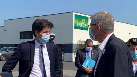 Le ministre de l'agriculture, Julien Denormandie, s'est rendu au Space le 16 septembre, dans un contexte difficile pour les salons agricoles. (©Terre-net Média) Le ministre de l'agriculture, Julien Denormandie, s'est rendu au Space le 16 septembre, dans un contexte difficile pour les salons agricoles. (©Terre-net Média)