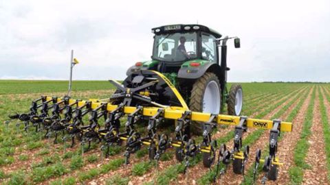 Phenix Agrosystem est une nouvelle marque d'outils de désherbage mécanique "Made in France". (©Phenix Agrosystem)