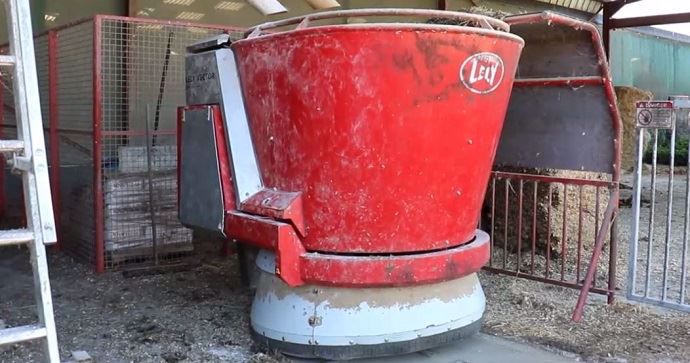 Robot d'alimentation Lely