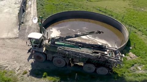 Le tracteur Claas Xerion au lisier avec sa cuve Samson