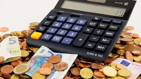 Puisqu'un projet d'installation amène souvent à casser sa tirelire, son chiffrage prévisionnel doit permettre de ne pas finir qu'avec quelques euros en poche les premières années. (©Pixabay) Puisqu'un projet d'installation amène souvent à casser sa tirelire, son chiffrage prévisionnel doit permettre de ne pas finir qu'avec quelques euros en poche les premières années. (©Pixabay)