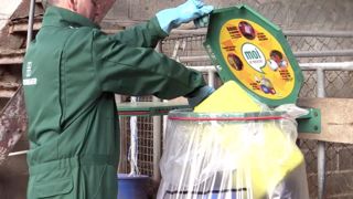 Bien s'y retrouver dans le tri des déchets agricoles Bien s'y retrouver dans le tri des déchets agricoles