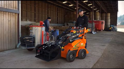 Théo teste le valet de ferme 100 % électrique de WorkyQuad