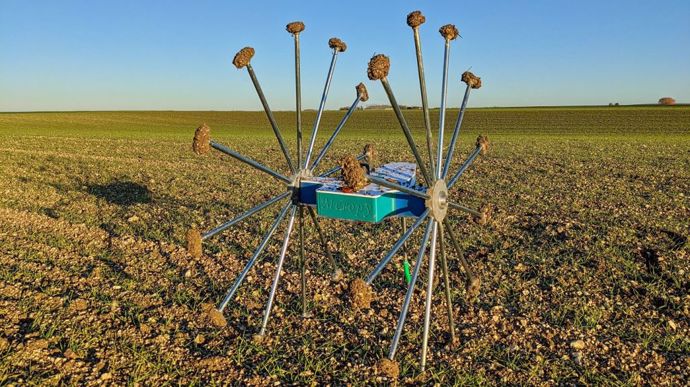 Senti V promet gain de temps et aide à la décision au chef d’exploitation. Il arpente les parcelles pour y détecter tous les pathogènes et permettre à l’agriculteur d’intervenir plus rapidement.