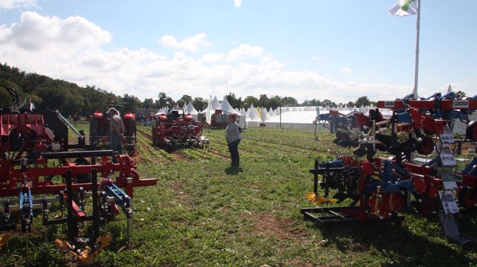 Matériels et essais de plein champs sont présents à Tech&Bio, salon international des solutions alternatives et de l’innovation en agriculture, sur plusieurs hectares.