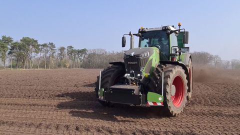 La Toolbox-Line brevetée par Agribumper est disponible dans la couleur du tracteur. (©Agribumper) La Toolbox-Line brevetée par Agribumper est disponible dans la couleur du tracteur. (©Agribumper)