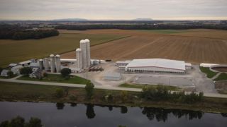 Du matériel européen à l'ensilage d'herbe au Canada Du matériel européen à l'ensilage d'herbe au Canada