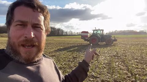 Gilles VK (45) démarre les apports d'azote sur certains blés