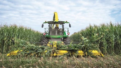 L'ensileuse John Deere 9600i lauréate de sa catégorie pour Farm Machine 2022. (©John Deere) L'ensileuse John Deere 9600i lauréate de sa catégorie pour Farm Machine 2022. (©John Deere)