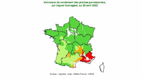 Pousse de l'herbe au 20 avril 2022. En rouge : déficit important (75 % et moins) ; en orange : déficit faible (de plus de 75 % à 90 %) ; en vert : normal (de plus de 90 % à 110 %) ; en vert foncé : excédent (plus de 110 %). (©Agreste-Isop-Météo France - Inrae)<br /> Pousse de l'herbe au 20 avril 2022. En rouge : déficit important (75 % et moins) ; en orange : déficit faible (de plus de 75 % à 90 %) ; en vert : normal (de plus de 90 % à 110 %) ; en vert foncé : excédent (plus de 110 %). (©Agreste-Isop-Météo France - Inrae)<br />