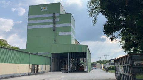 Le 5 mai 2022, Unéal a inauguré sa nouvelle unité de production d’alimentation animale : l'occasion de réaffirmer son soutien à la filière élevage. (©Terre-net media) Le 5 mai 2022, Unéal a inauguré sa nouvelle unité de production d’alimentation animale : l'occasion de réaffirmer son soutien à la filière élevage. (©Terre-net media)