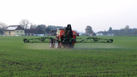 La Commission européenne veut réduire de 50 % d'ici 2030 l'utilisation à l'échelle de l'UE de « pesticides chimiques dangereux ». (©Pixabay)