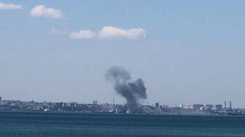 La Russie bombarde le port d'Odessa. La Russie bombarde le port d'Odessa.