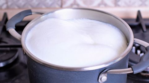 Tandis que les charges en élevage laitier flambent ces derniers mois, la hausse du prix du lait en France est jugée insuffisante (©AdobeStock) Tandis que les charges en élevage laitier flambent ces derniers mois, la hausse du prix du lait en France est jugée insuffisante (©AdobeStock)