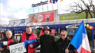 Les producteurs de lait attendent des réponses de Carrefour Les producteurs de lait attendent des réponses de Carrefour