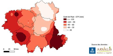 Écart de précipitations entre 2022 et la médiane historique en Auvergne Limousin.