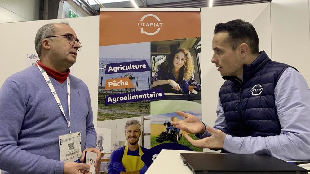 Christophe Berthier de Pôle emploi et Quentin Breil d'Ocapiat guident et conseillent les entrepreneurs pour leurs recrutements.