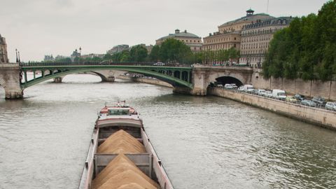La circulation des barges céréalières sur la Seine sera interdire 6,6 jours en marge des JO, contre dix initialement. La circulation des barges céréalières sur la Seine sera interdire 6,6 jours en marge des JO, contre dix initialement.