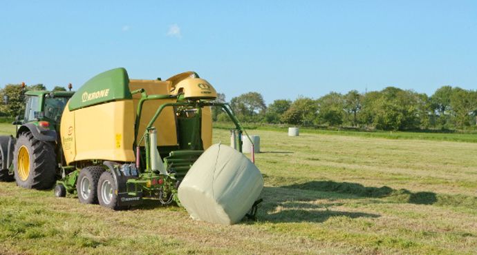 presse à chambre semi-variable Krone Comprima CF 155 XC X-treme