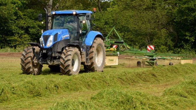 Foin fenaison Krone New Holland