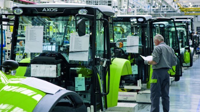 usine de tracteurs Claas au Mans