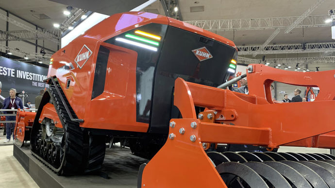 Le robot Karl de Kuhn affiche 175 ch.