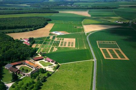 Ferme expérimentale de Lasalle Beauvais (ex Isab) - Photo parue sur les journaux édités par Terre-net Média