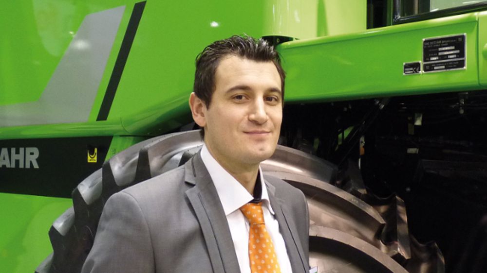 Grégory Dorey à la récolte pour Deutz-Fahr Grégory Dorey à la récolte pour Deutz-Fahr