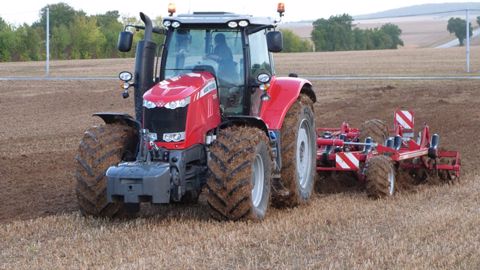 Essai du Massey Ferguson MF 7624 Dyna 6 Essai du Massey Ferguson MF 7624 Dyna 6