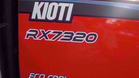 Le RX7320 en version arceau ou cabine Le RX7320 en version arceau ou cabine