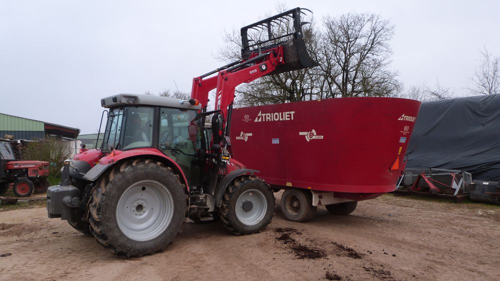 Le trois cylindres du MF 5610 à l'essai ! Le trois cylindres du MF 5610 à l'essai !