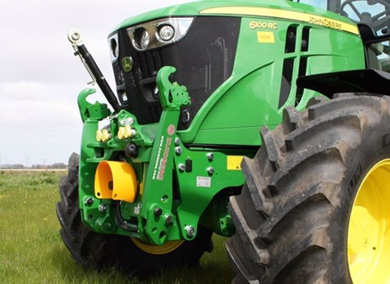 Les 6RC ont leur relevage frontal