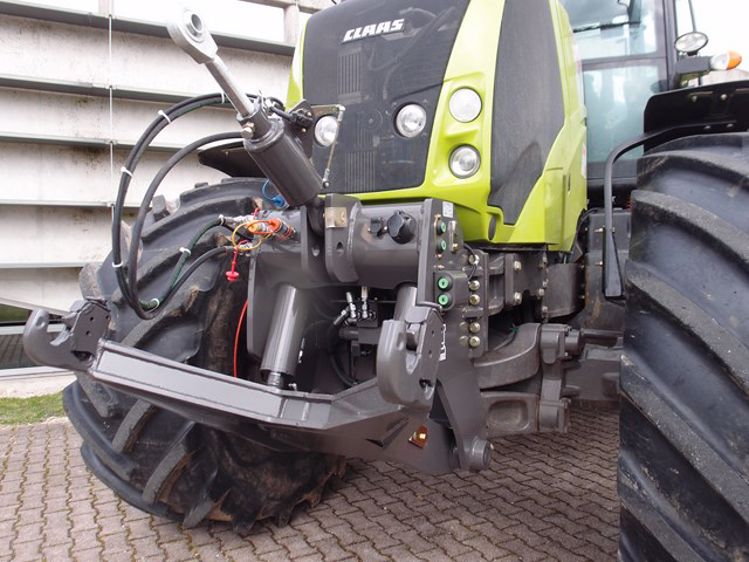 Un relevage Laforge pour les gros Claas