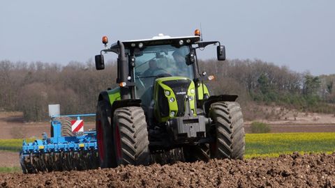 Vidéo: le tracteur Arion 650 Cebis entre les mains de la rédaction Vidéo: le tracteur Arion 650 Cebis entre les mains de la rédaction