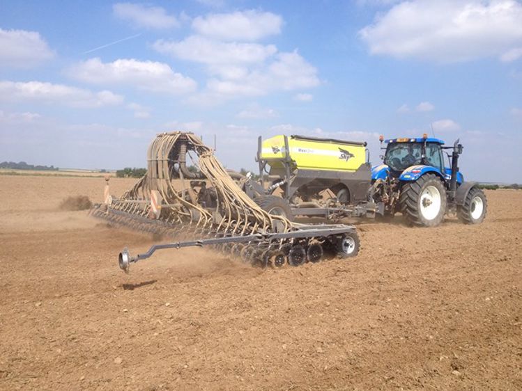 Sky Agriculture décline le MaxiDrill en neuf mètres