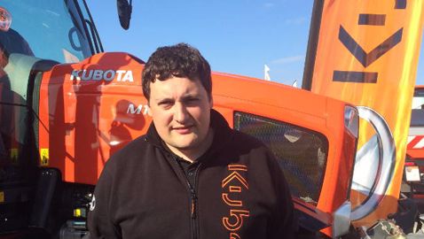 KUB 89 implante Kubota dans l'Yonne KUB 89 implante Kubota dans l'Yonne