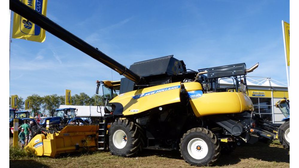 Remaniement sur les moissonneuses-batteuses non conventionnelles CR de New Holland Remaniement sur les moissonneuses-batteuses non conventionnelles CR de New Holland