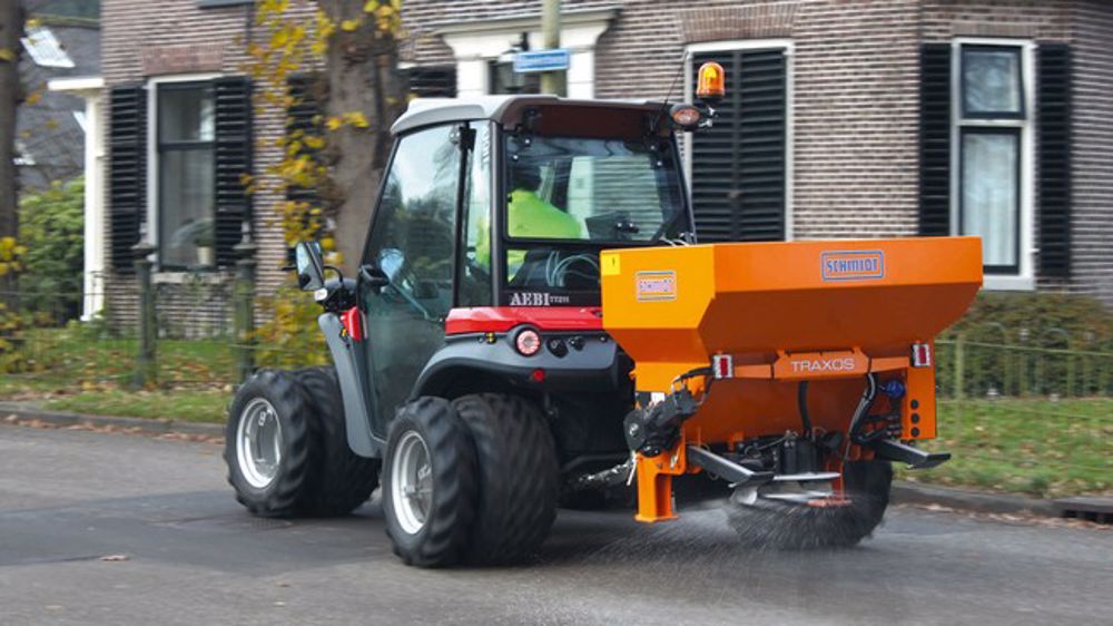 Schmidt : deux petits distributeurs pour l'entretien hivernal