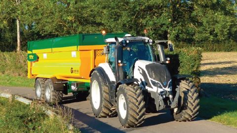 Valtra T234 Active : sobre en tous points Valtra T234 Active : sobre en tous points