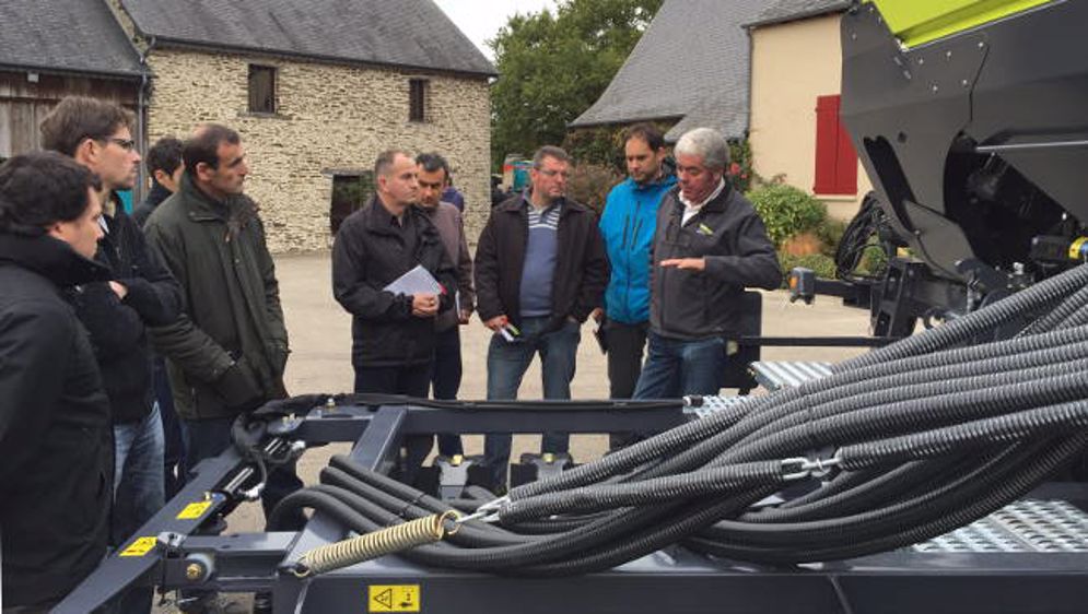 Les conseillers machinisme en visite chez Sulky