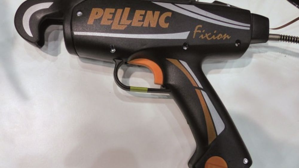 Pellenc : L'attache des vignes facilitée Pellenc : L'attache des vignes facilitée