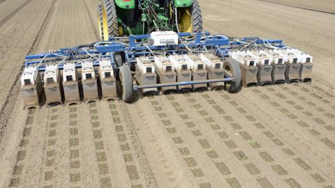 John Deere mise 305 M$ pour détecter les mauvaises herbes