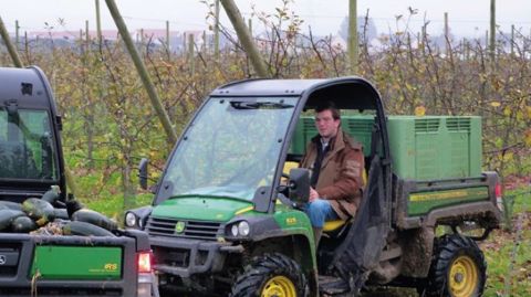 John Deere Gator XUV : l'ami du quotidien John Deere Gator XUV : l'ami du quotidien