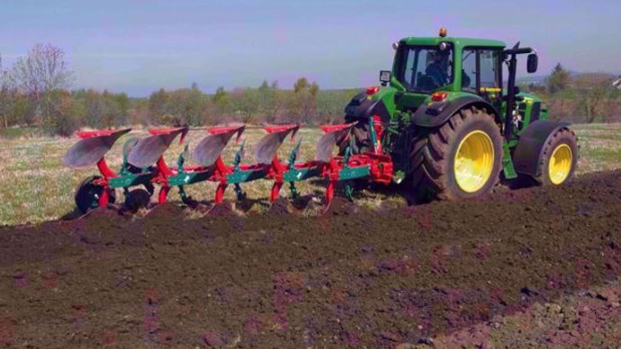 Les charrues portées de 5 et 6 corps à largeur variable : la ...